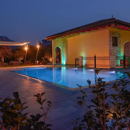 Вилла Luxury House &